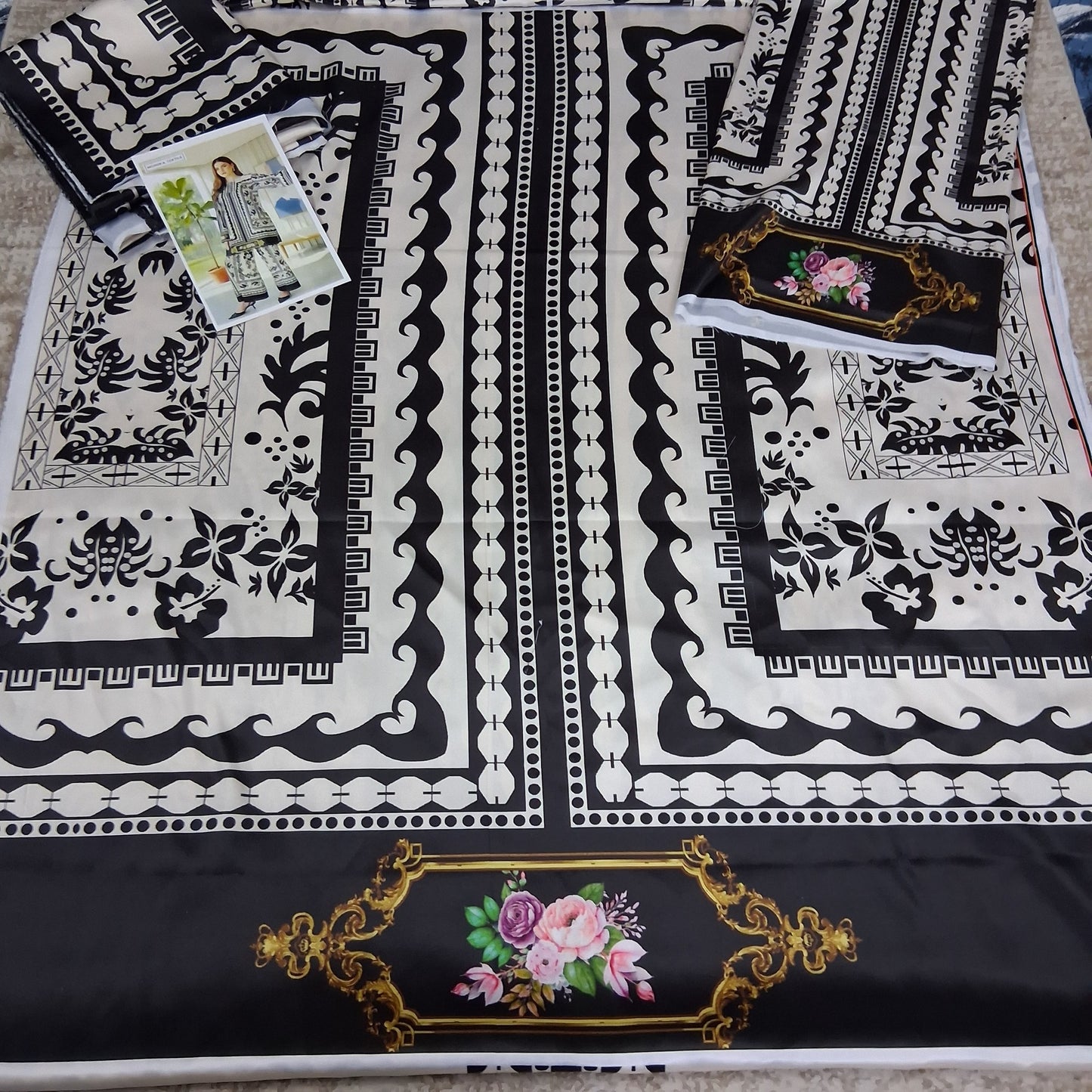 HANIA BLACK AND WHITE